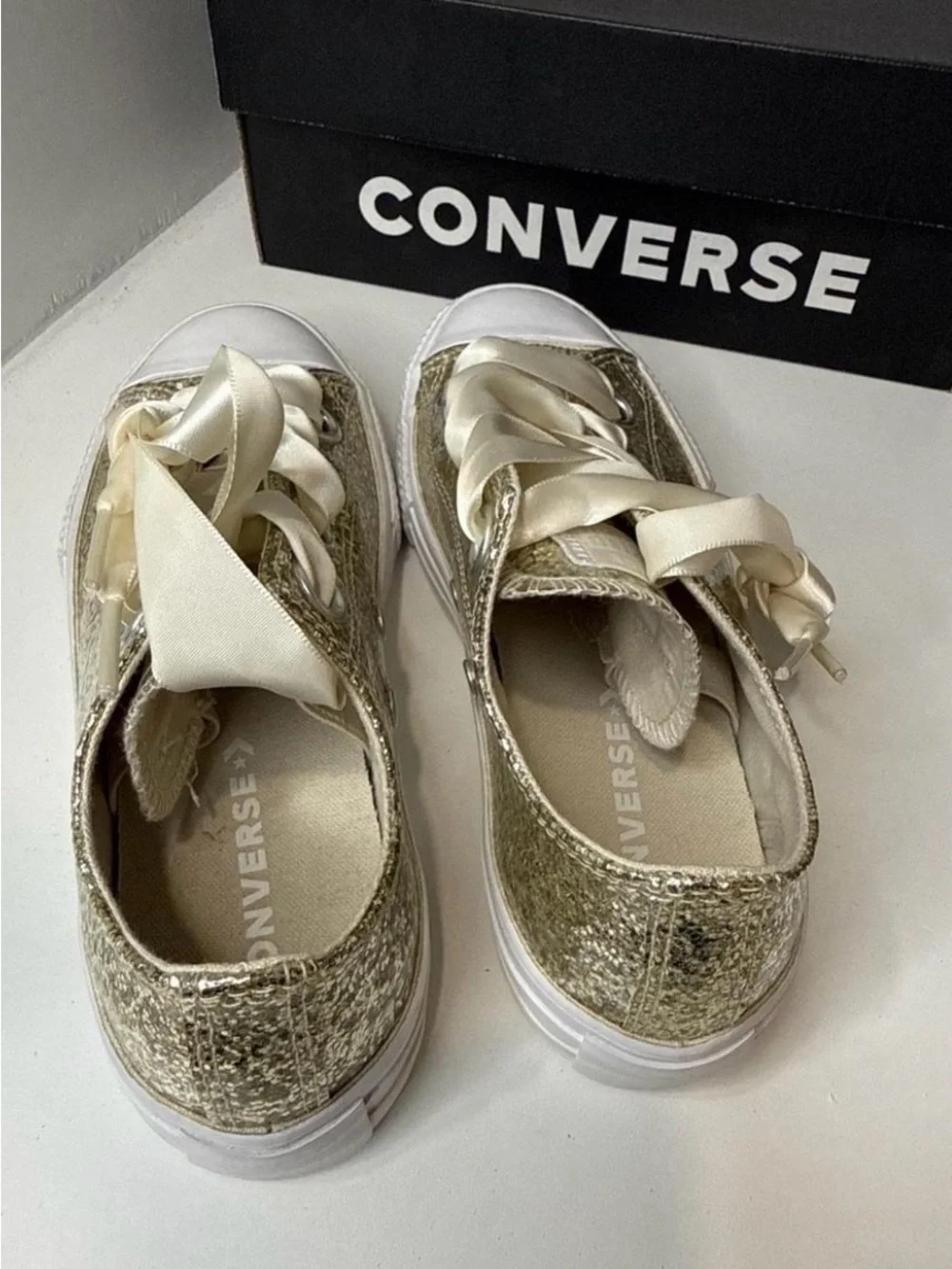 Converse Kids Low Top Sneakers in Gold Glitter 2.5